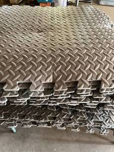 lot 117 image: Interlocking Foam Floor Mats