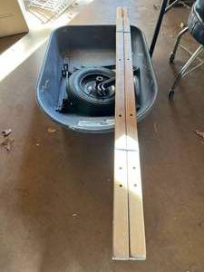lot 121 image: NEW Truper 5.5 Cubic Ft. Wheel Barrow