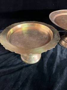 lot 103 image: Pair of 2 Brass Pedestal Platters