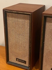 lot 21 image: Pair of Vintage Lafayette Criterion 20 Bookshelf Speakers