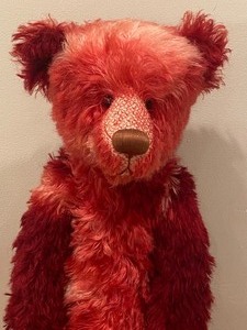 lot 24 image: Artisan Created Lovely Teddybear - An Out of the Woods Original