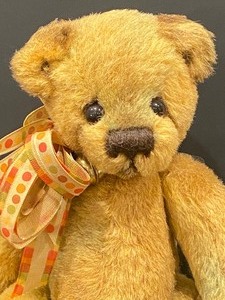 lot 33 image: Hand Dyed Mohair Teddybear by Diane L. Watts - DiBears Dyled Mohair Teddybear