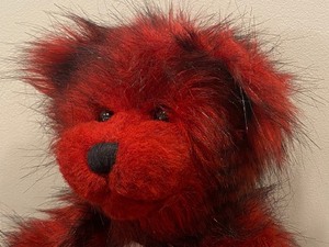 lot 32 image: Charlie Bears Giga Retired