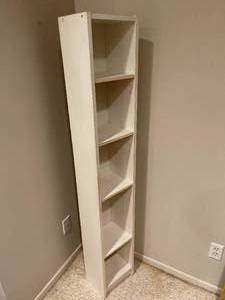 lot 204 image: 5 Shelf Bookcase with Adjustable Shelves