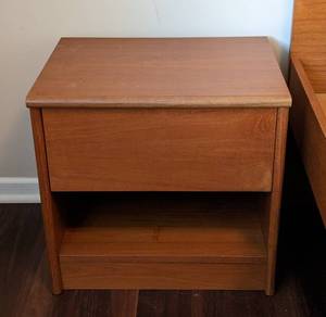 lot 10 image: Vintage Queen Platform Bed and Nightstands