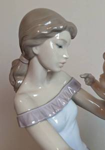 lot 45 image: Lladro One for Mom One for Me Porcelain Figurine