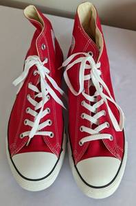 lot 6 image: Mens Red Converse Sneakers