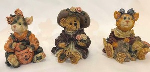 lot 257 image: 10 Boyds Bears Figurines