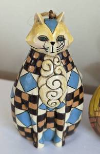 lot 64 image: Five Miniature Jim Shore Heartwood Creek Cat Figurines