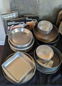 lot 129 image: Large Variety of Baking Pans