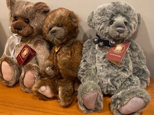 lot 211 image: 3 Charlie Bears Teddy Bears with Tags - Charlie Bear Secrets, Charlie Bear Bindi and Charlie Bear Dibly