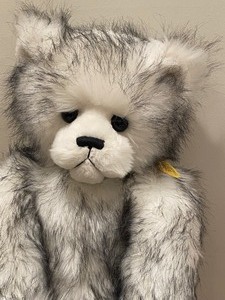 lot 224 image: Charlie Bear Phantom