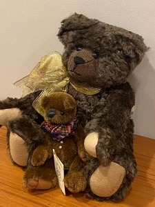 lot 224A image: Two Adorable Artisan Teddybears - Peggys Teddies and Winey Bears