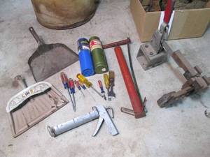 Lot of tools, fuel and a wheeled st...