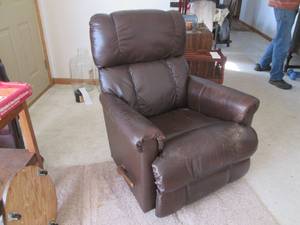 Lazyboy reclinerwith vinyl upholstr...