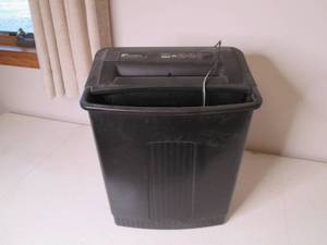 Fellowes paper shredder...