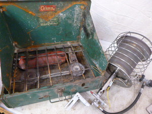 lot 23 image: Heater and Portable Grill