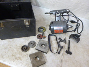 lot 35 image: Dumore Tool Post Grinder