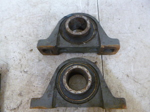 lot 63 image: Pillow Block Bearings