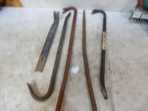 lot 78 image: Crow Bars