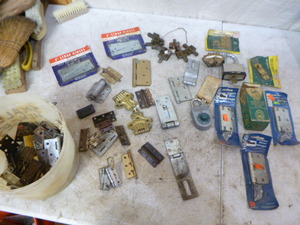 lot 105 image: Miscellaneous Hardware