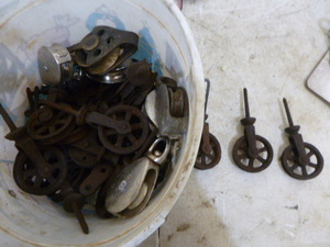 lot 110 image: Miscellaneous Casters