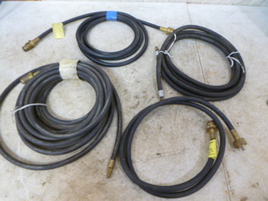 lot 135 image: 4 Gas Hoses