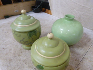 lot 172 image: 3 Green Glass Items