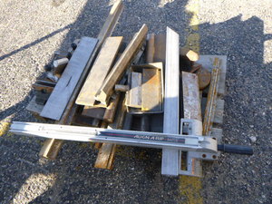 lot 13 image: Miscellaneous Pieces of Metal