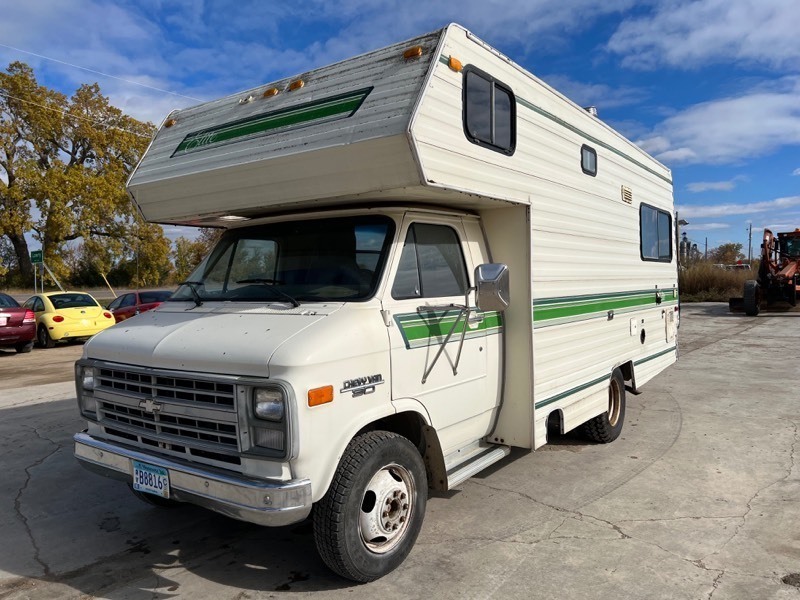 2431 MN Auto Auctions Thursday Night LET US SELL YOUR CAR HALF