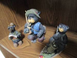 Bear decorative figures...