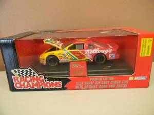 RACING CHAMPIONS - NASCAR - 124  SCALE DIE CAST - TERRY LABONTE #5 - 1995 KELLOGGS CORN FLAKES