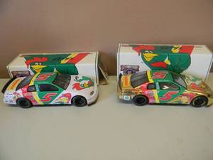 NASCAR RACING CHAMPIONS - 124 SCALE DIE CAST - TERRY LABONTE KELLOGGS - CHEVY MONTE CARLO- 2 CAR SET - COA