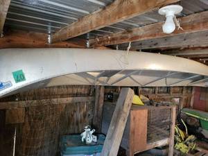 lot 121 image: 17 Aluminum GRUMMAN Canoe - Model 17 CANOE - 805 LBS Capacity - NO SHIPPING