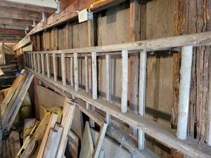 lot 207 image: Vintage Wood Extension Ladder - Approx. 14 Long - NO SHIPPING