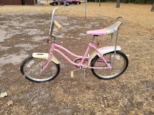 lot 220 image: Vintage Murray Girls Bicycle - NO SHIPPING