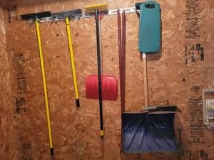 lot 248 image: Lot of (11) Shovels, Scrub Brushes, Garden Kneeling Pad, Dust Pan and More - NO SHIPPING