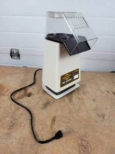 lot 197 image: WestBend Hot Air Popcorn Popper