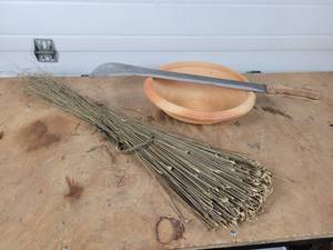 lot 281 image: African Clay Bowl and African Machete - Approx. 19 Blade - NO SHIPPING