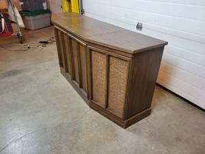 lot 137C image: Silvertone Console Radio  Phonograph  8-Track Player - Works Well NO SHIPPING