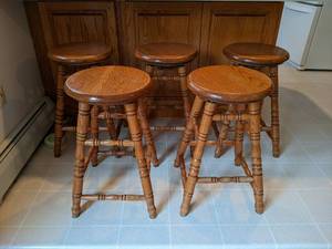lot 131 image: Lot of 5 Solid Wood Bar Stools with Swiveling Tops - NO SHIPPING