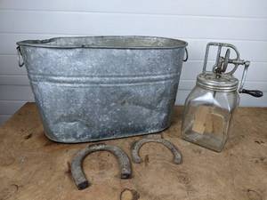lot 160 image: Vintage Galvanized Boiler Pot (23 x 12 x 13), Antique Daizey Butter Churn (Broken Glass) and Horseshoes - NO SHIPPING