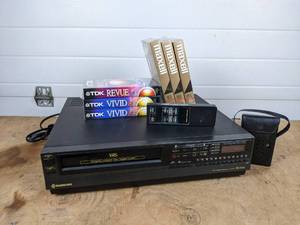 lot 163 image: SAMSUNG VCR w Remote and Blank Video Tapes - Model VT-311TA - NO SHIPPING