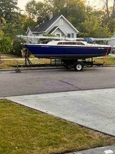 1987 Laguna Sailboat with Motor & Trailer (LOW RESERVE)