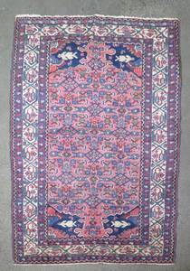 lot 89 image: Vintage Persian Rug Farahan Hand Woven