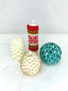 lot 438 image: 4 Festive Flameless Candles, Liown and Luminara