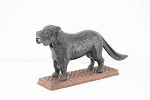 lot 350 image: Vintage Harper Supply Co. Cast Iron Dog Tray Nutcracker