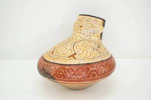 lot 399 image: Amazonian Shipibo-Conibo Peruvian Indigenous Pottery Vessel