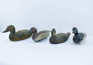 lot 269 image: 4 Vintage Carved Wooden Duck Decoys