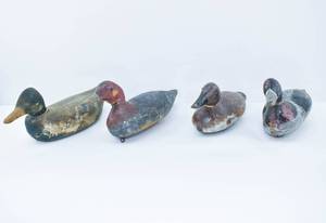 lot 271 image: 4 Vintage Wood Carved Duck Decoys